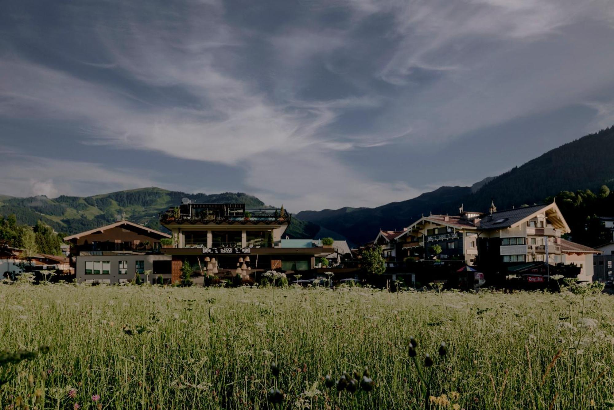 Die Hochkoenigin - Mountain Resort Maria Alm am Steinernen Meer Exteriör bild